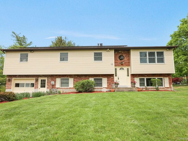 12 Carnation Drive, Nanuet, NY 10954
