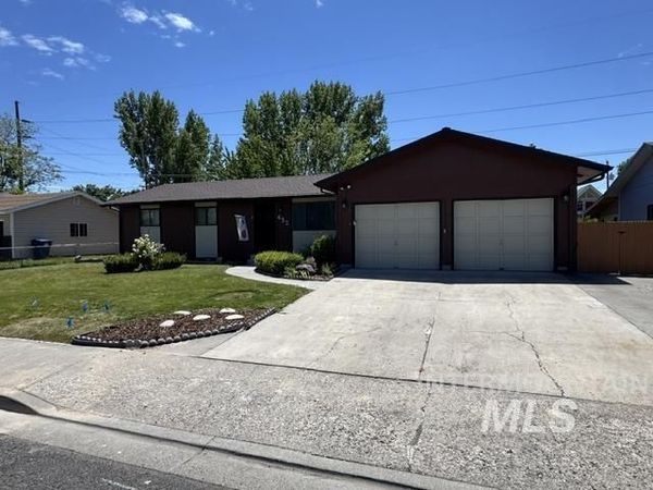 432 Meadows Lane, Twin Falls, ID 83301
