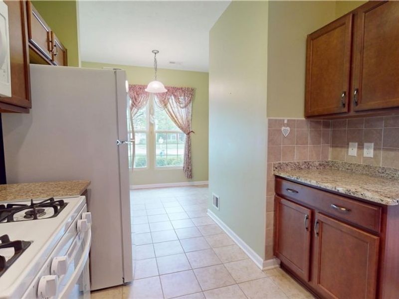 37911 Ashfield Way, North Ridgeville, OH 44039 Photo 4