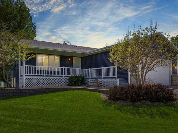 711 Grant Street, Walker, IA 52352