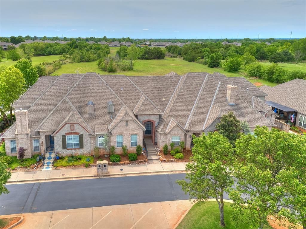 226 Boulevard Du Lac, Norman, OK 73071 Main Photo