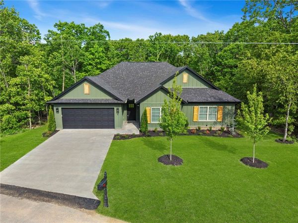 4 Naver Lane , Bella Vista, AR 72715