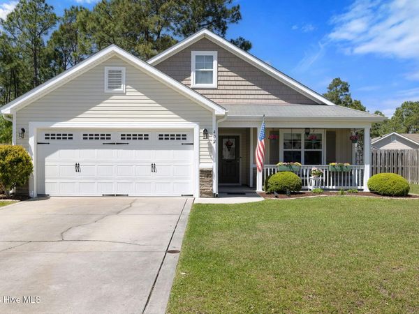 402 Blue Pennant Court, Sneads Ferry, NC 28460