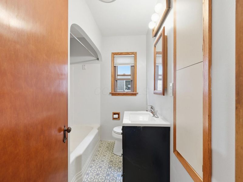 529 E Como Avenue , Columbus, OH 43202 Photo 16