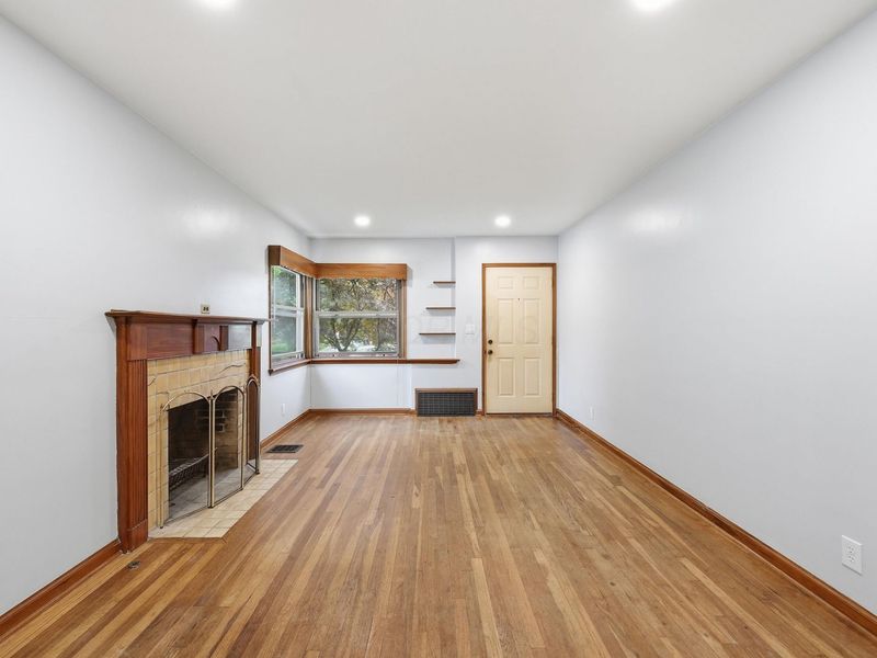 529 E Como Avenue , Columbus, OH 43202 Photo 6
