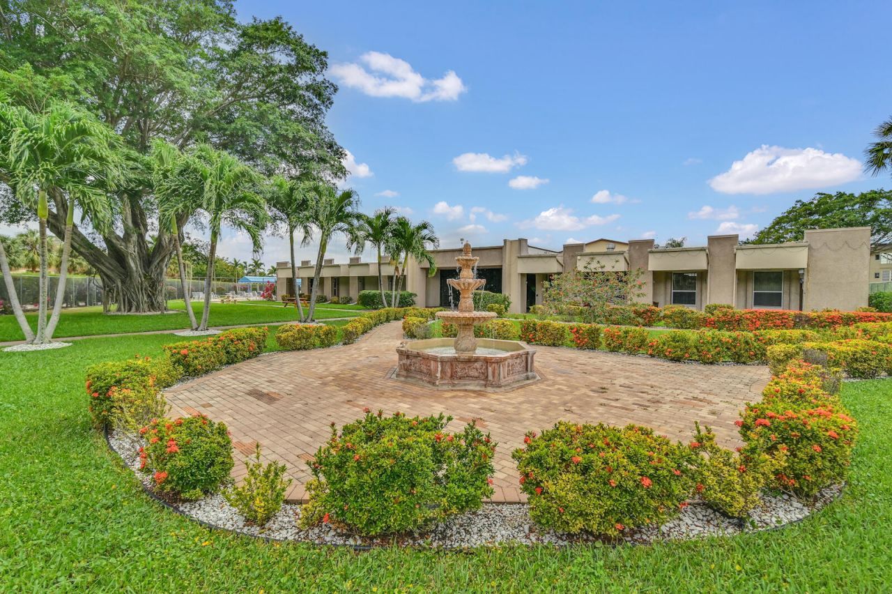 504 Davis Road, Unit 96, Palm Springs, FL 33461 Photo