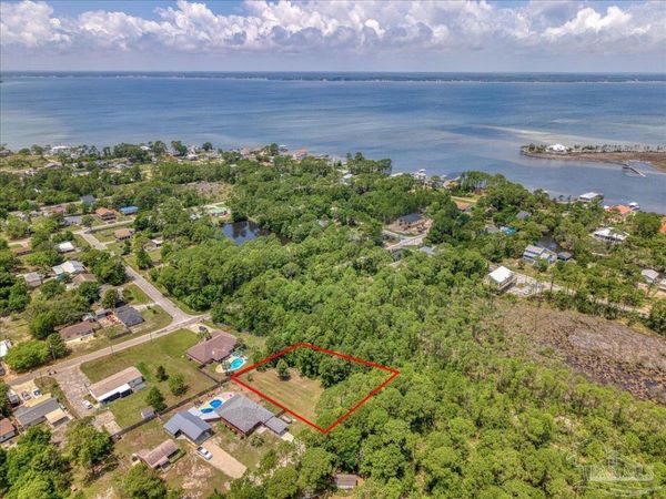 5601 Fleming Pl, Pensacola, FL 32507