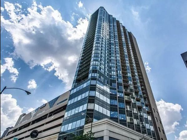 111 W Maple Street , Unit 1810, Chicago, IL 60610