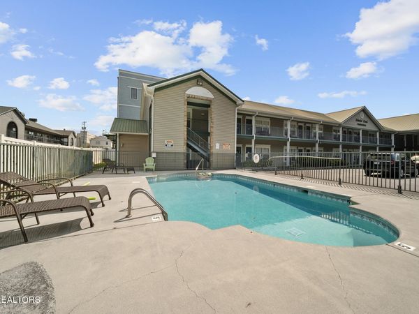 2743 Colonial Dr Drive, Pigeon Forge, TN 37863