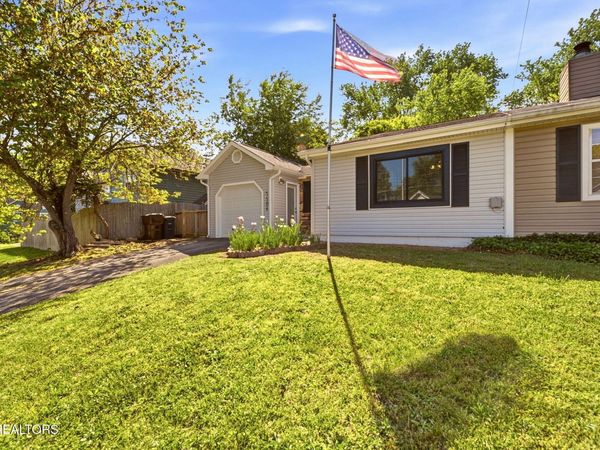 7504 NW Chatham Circle, Knoxville, TN 37909