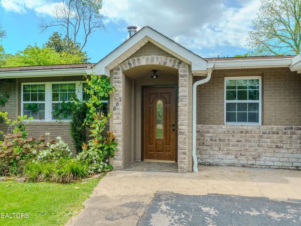 805 Wesley Rd, Knoxville, TN 37909