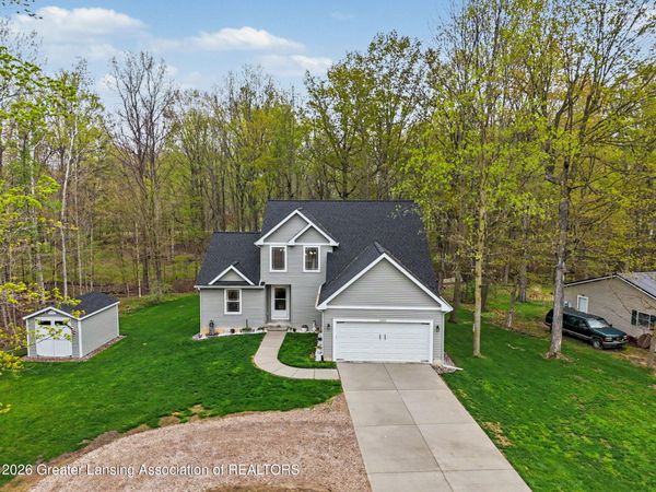 10015 Lakeside Drive, Perrinton, MI 48871