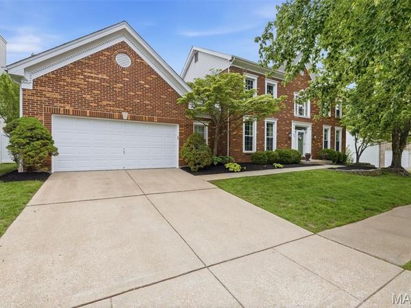 249 Woodcliffe Place Drive , Chesterfield, MO 63005