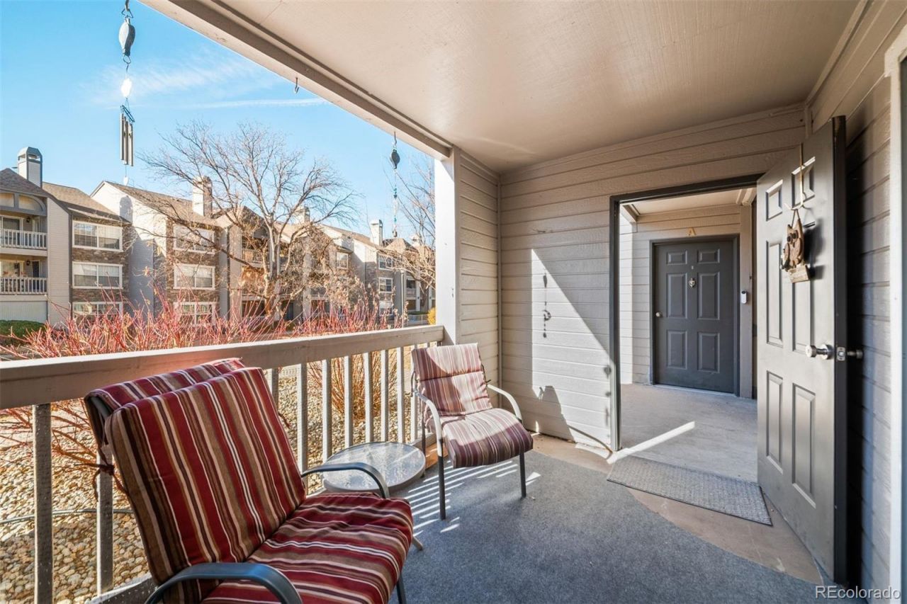9242 E Arbor Circle, Unit B, Englewood, CO 80111 Main Photo