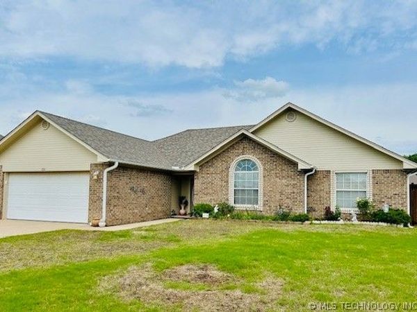 1915 6th NW, Ardmore, OK 73401