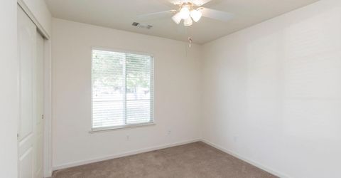 202 Meandering Ln, Turlock, CA 95382 Photo