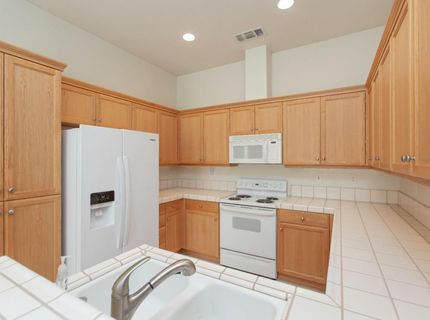 202 Meandering Ln, Turlock, CA 95382 Photo