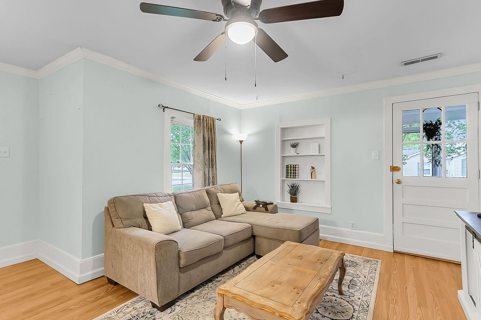 171 John Street Photo 6
