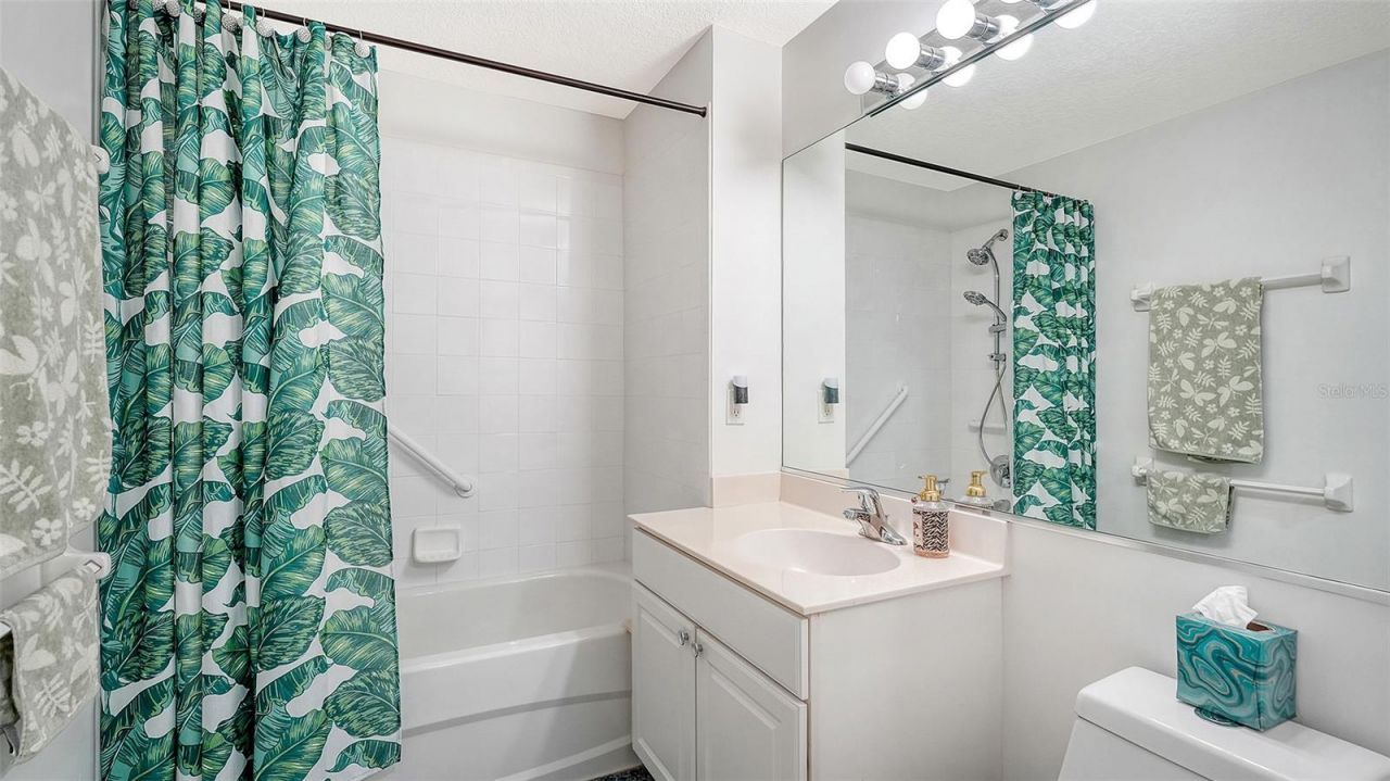 4469 Cinnamon Drive, Unit 2505, Sarasota, FL 34238 Photo