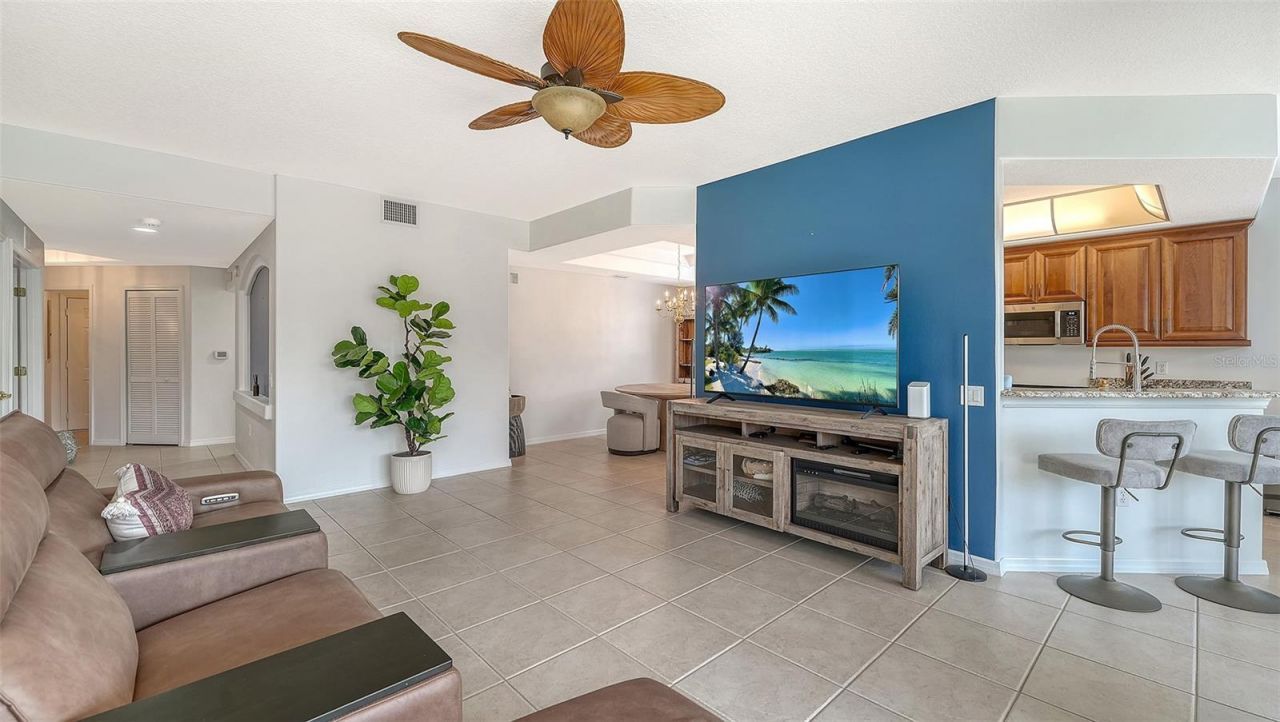 4469 Cinnamon Drive, Unit 2505, Sarasota, FL 34238 Photo