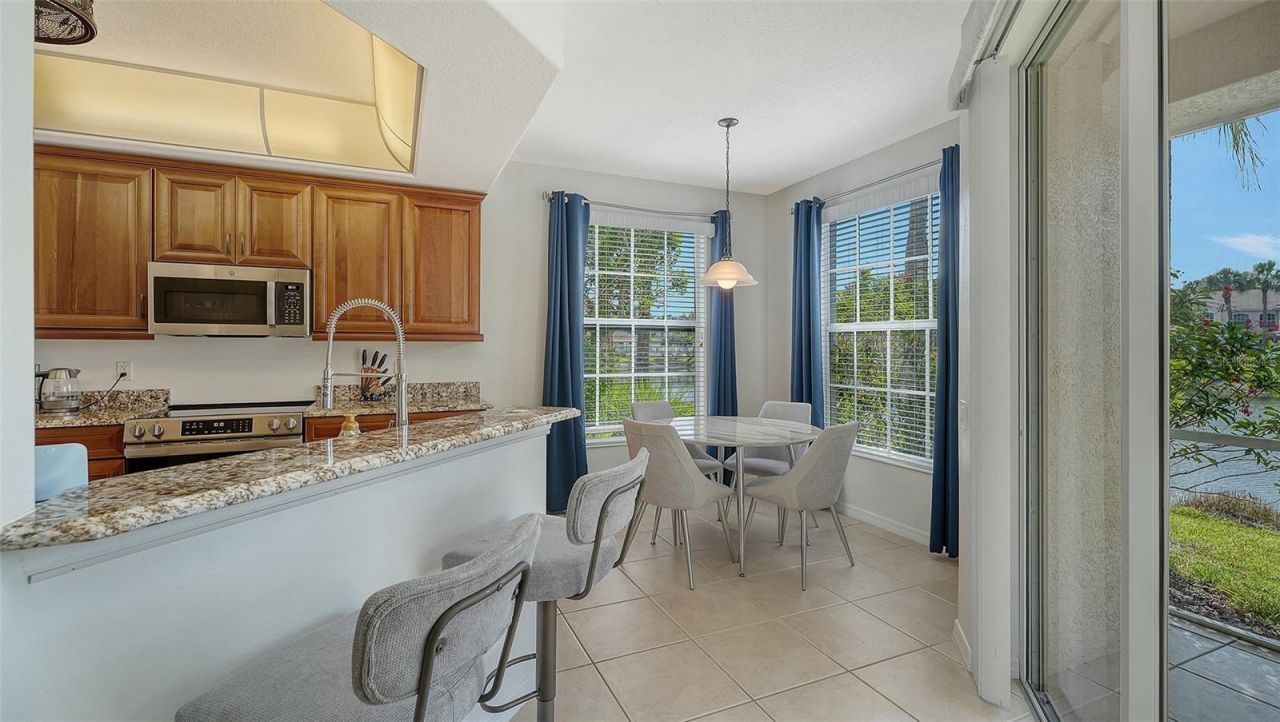 4469 Cinnamon Drive, Unit 2505, Sarasota, FL 34238 Photo