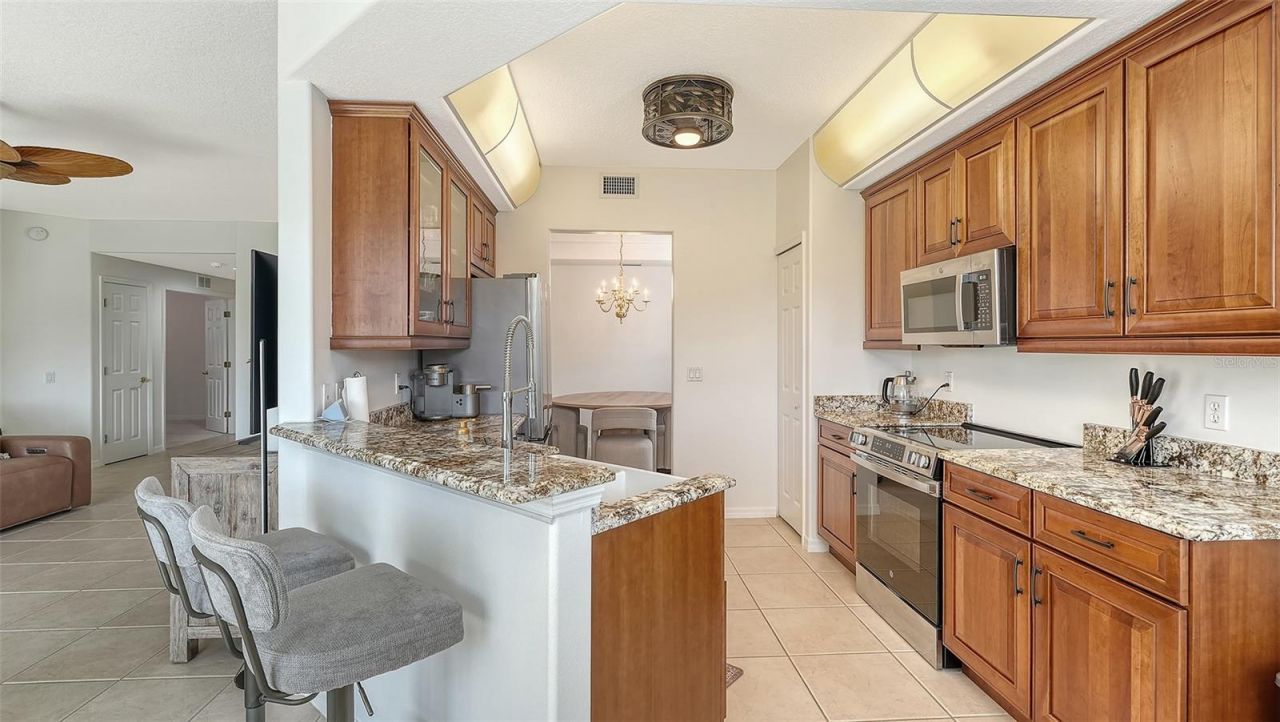 4469 Cinnamon Drive, Unit 2505, Sarasota, FL 34238 Photo