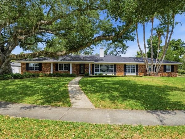 3042 SAMARA DRIVE , TAMPA, FL 33618