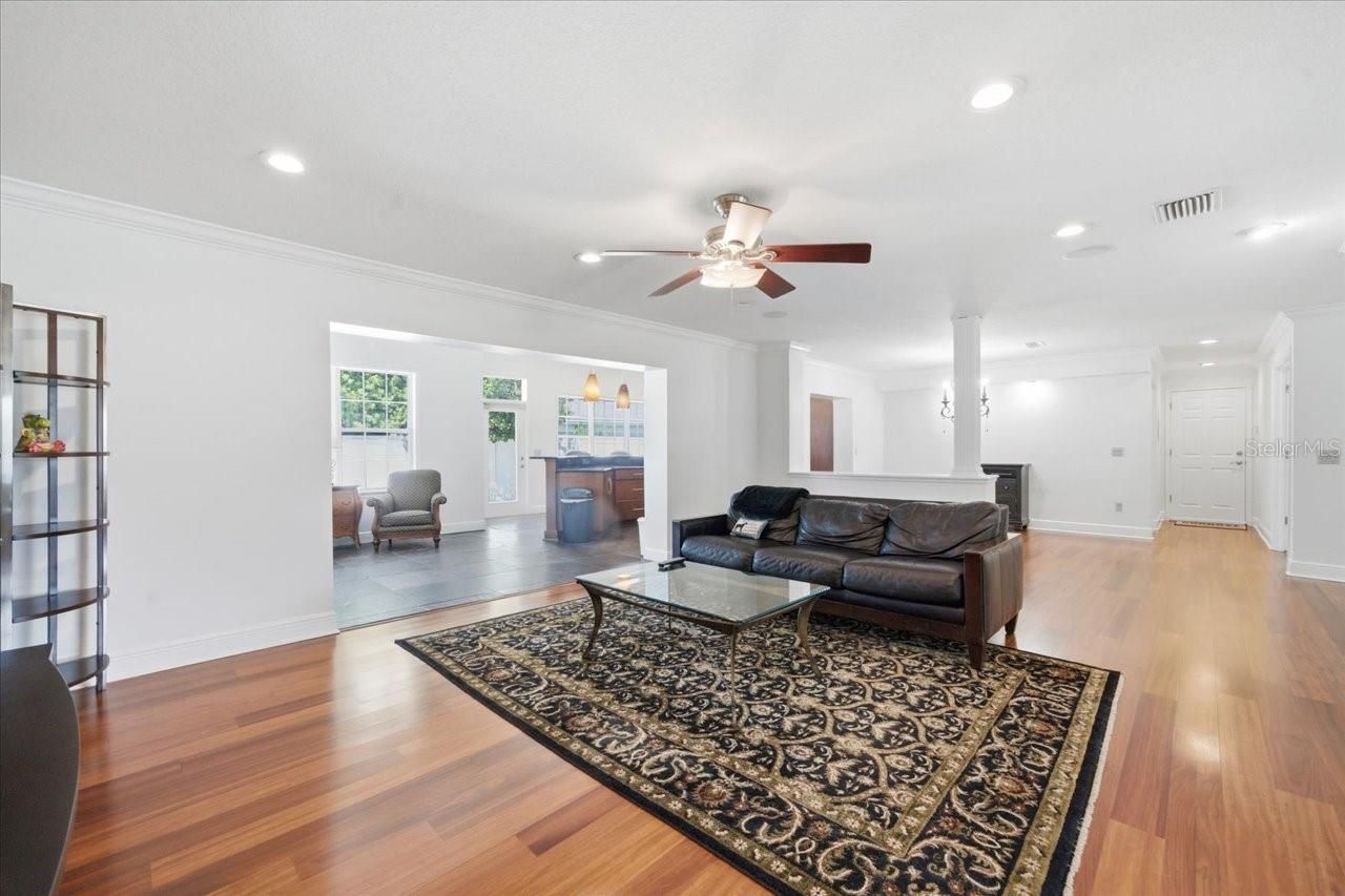 3042 Samara Drive, Tampa, FL 33618 Photo