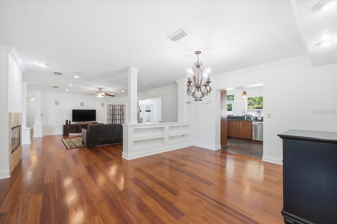 3042 Samara Drive, Tampa, FL 33618 Photo