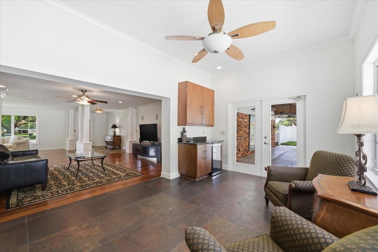 3042 Samara Drive, Tampa, FL 33618 Photo