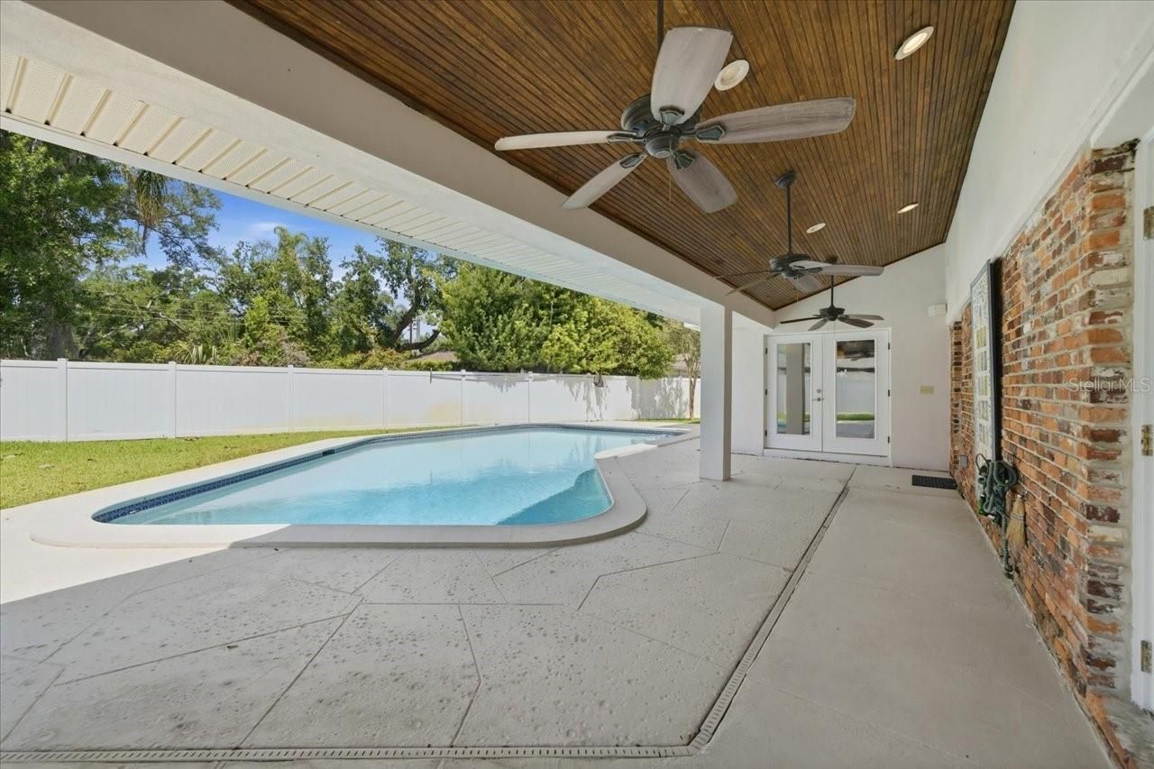3042 Samara Drive, Tampa, FL 33618 Photo