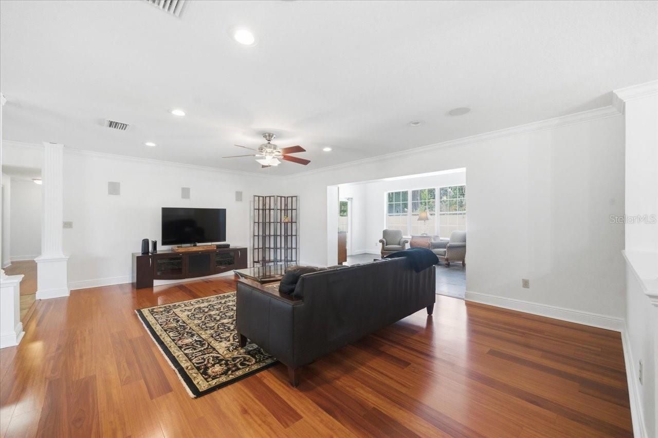 3042 Samara Drive, Tampa, FL 33618 Photo
