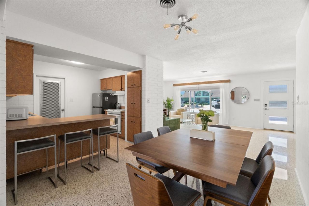 2671 W Bay Isle Drive Se, Saint Petersburg, FL 33705 Photo