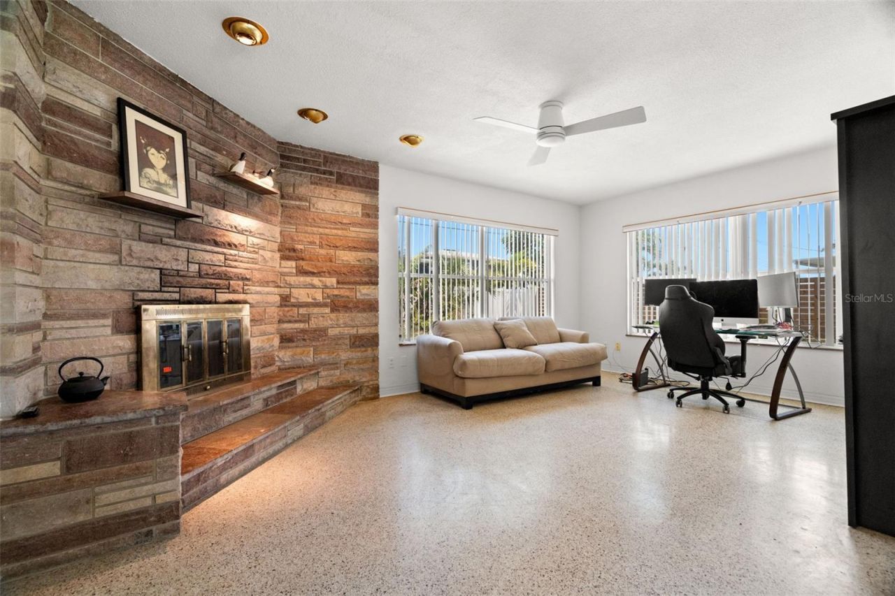 2671 W Bay Isle Drive Se, Saint Petersburg, FL 33705 Photo