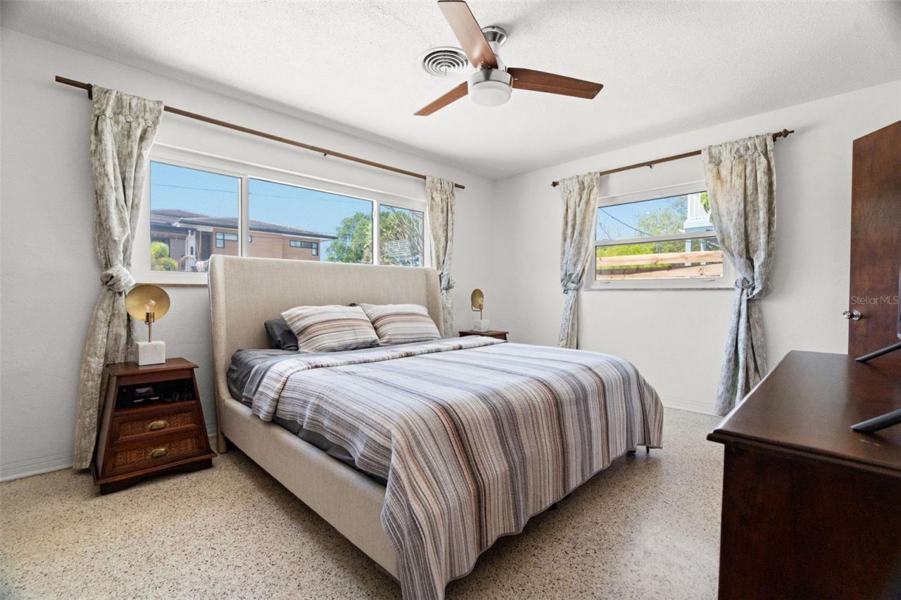 2671 W Bay Isle Drive Se, Saint Petersburg, FL 33705 Photo