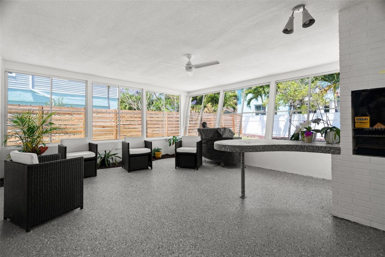 2671 W Bay Isle Drive Se, Saint Petersburg, FL 33705 Photo