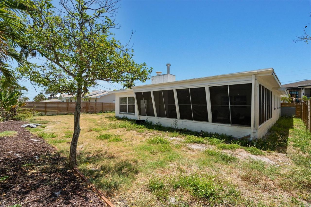 2671 W Bay Isle Drive Se, Saint Petersburg, FL 33705 Photo