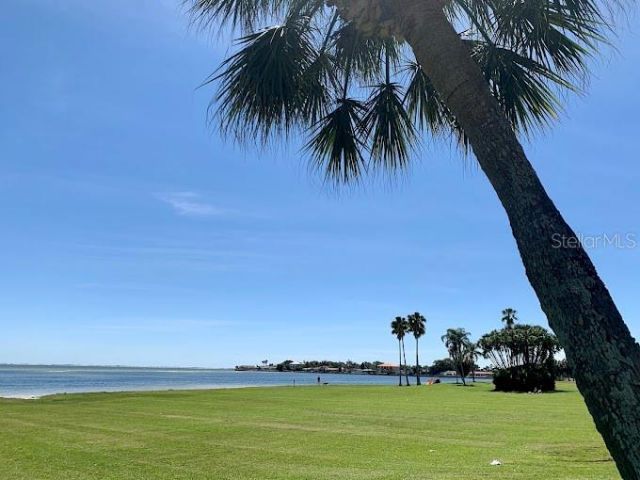 2671 W Bay Isle Drive Se, Saint Petersburg, FL 33705 Photo