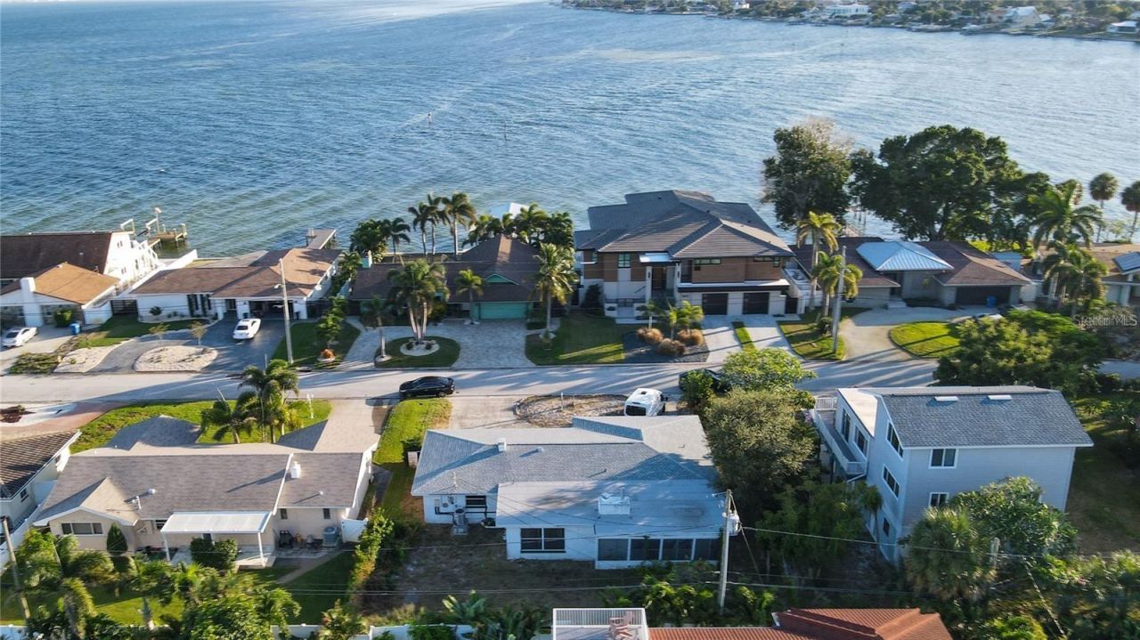 2671 W Bay Isle Drive Se, Saint Petersburg, FL 33705 Photo