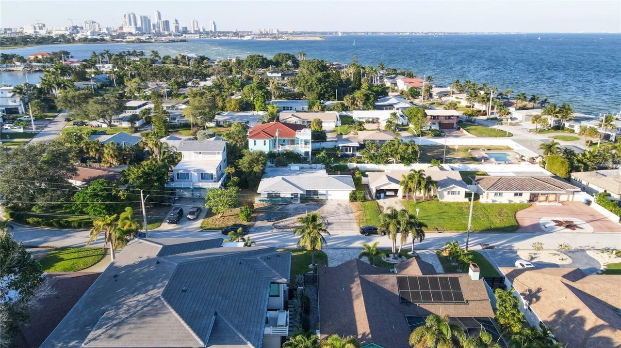 2671 W Bay Isle Drive Se, Saint Petersburg, FL 33705 Photo