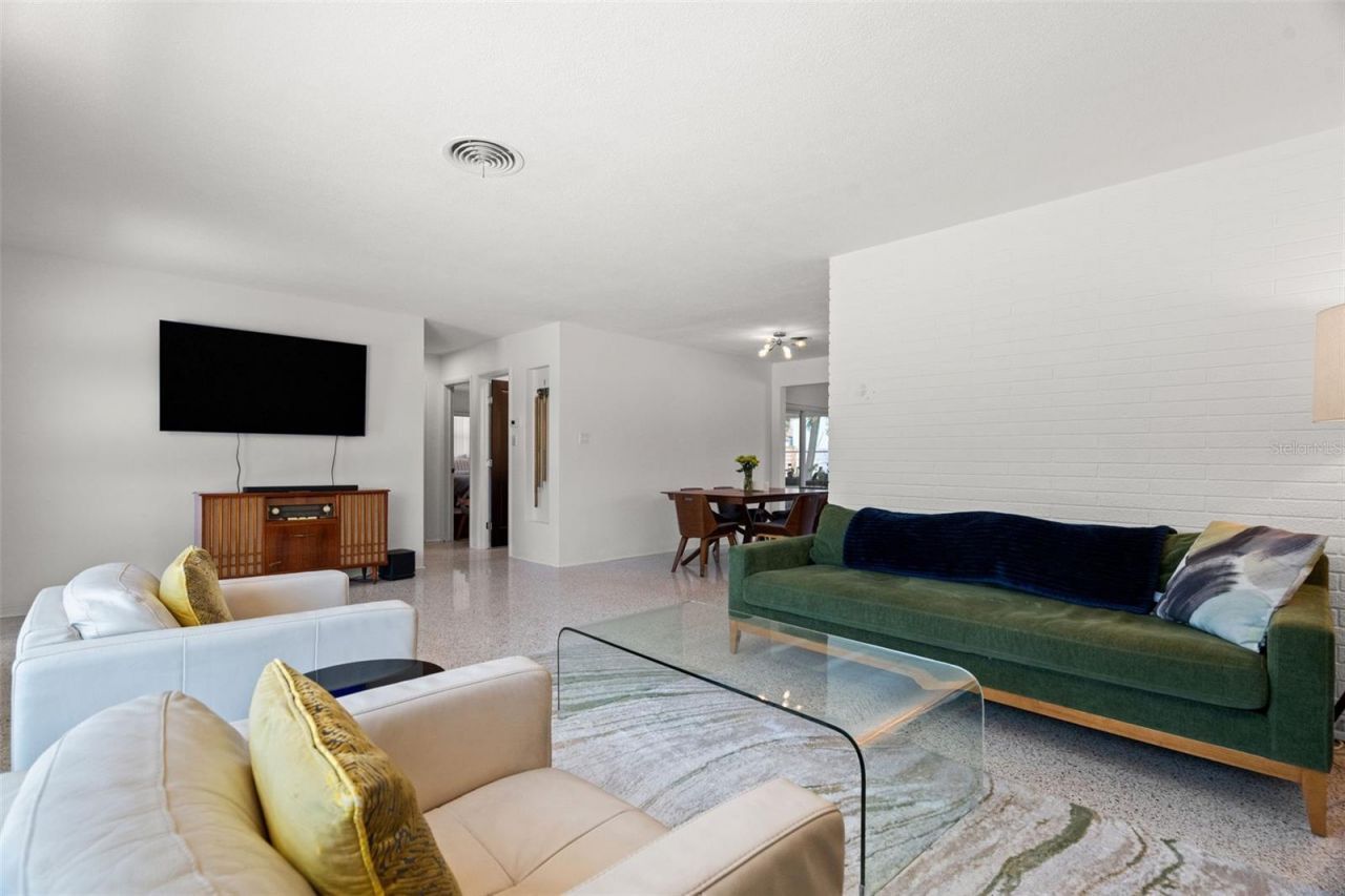 2671 W Bay Isle Drive Se, Saint Petersburg, FL 33705 Photo