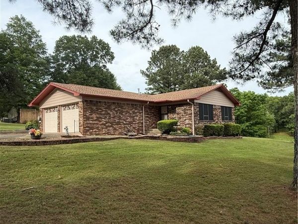 2912 W 19th Street, Russellville, AR 72802