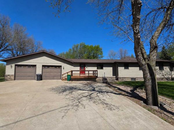 211 13th Street, Heron Lake, MN 56137