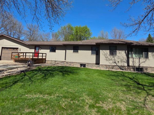 211 13th Street, Heron Lake, MN 56137