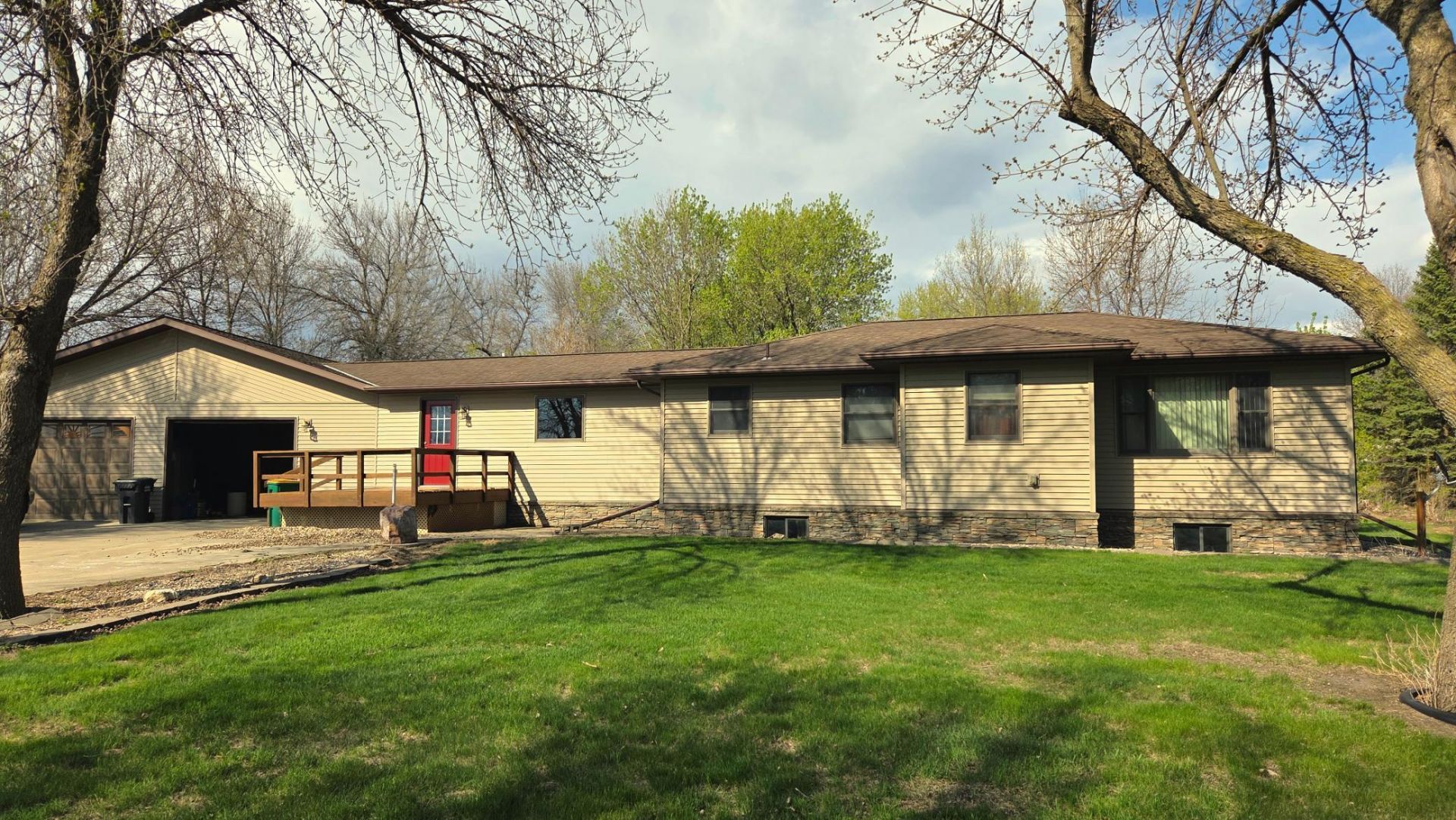 211 13th Street, Heron Lake, MN 56137