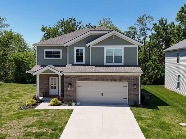 1392 N Hunters Crossing Circle, Huntingburg, IN 47542