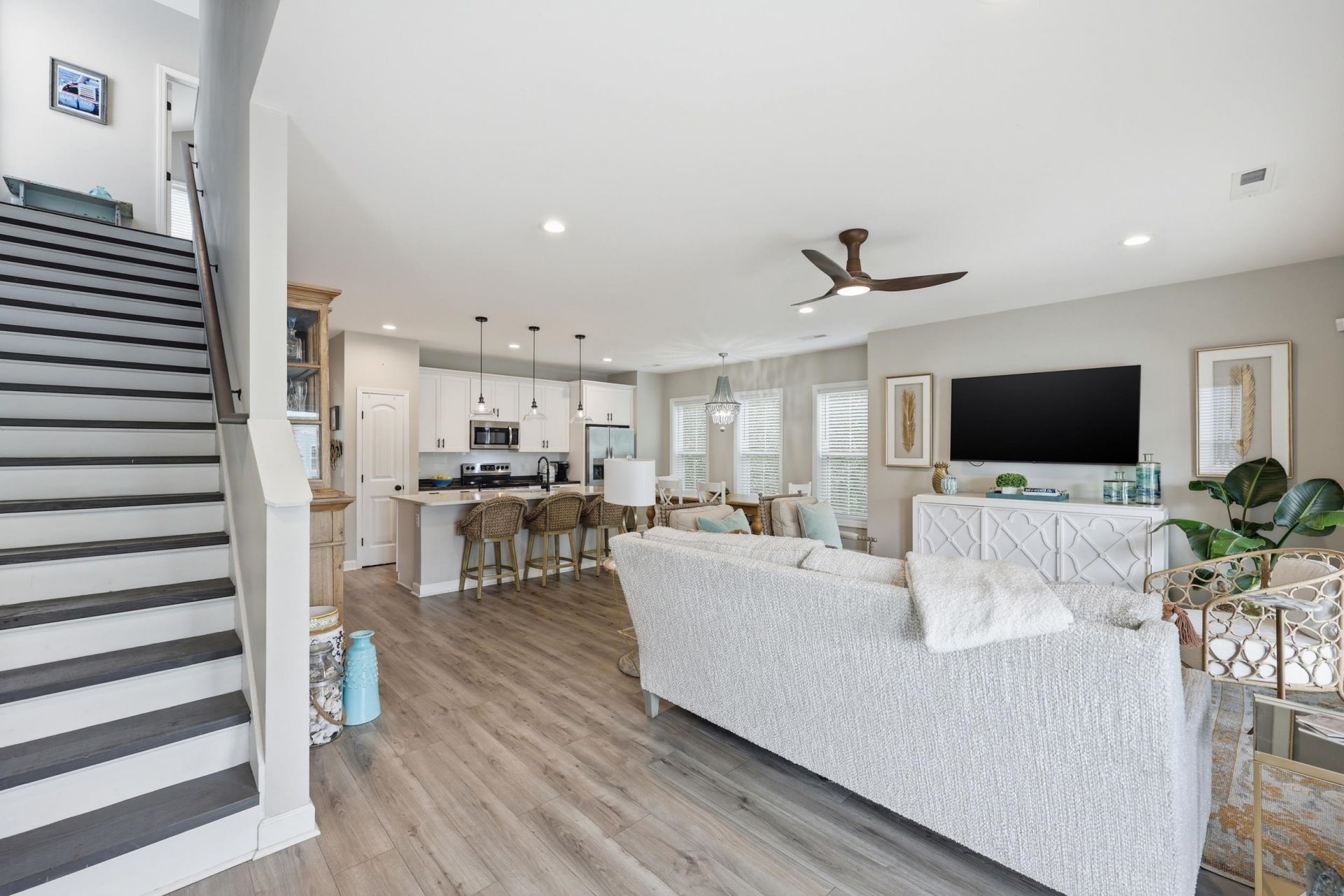 119 Enclave Pl.  Photo 6