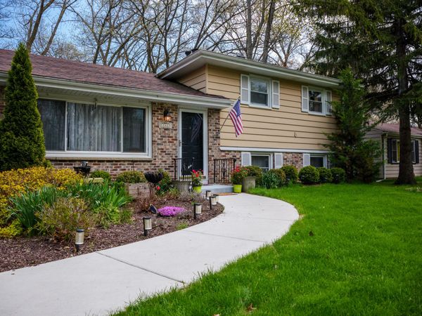 11425 8th Ave, Pleasant Prairie, WI 53158