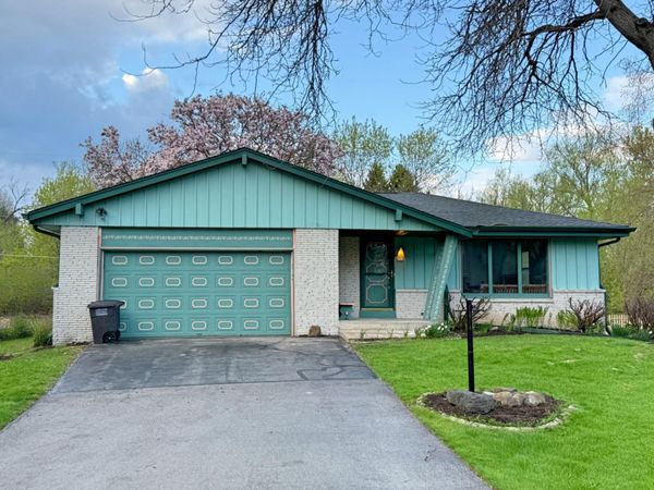 351 Hialeah Dr, Caledonia, WI 53402