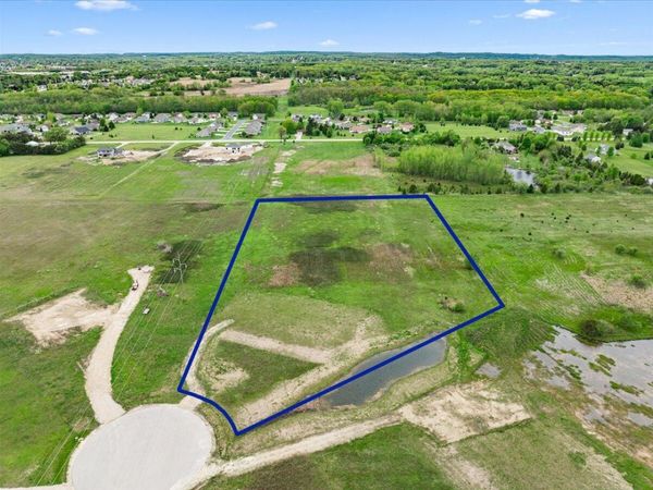 2016 Davids View Ln, Trenton, WI 53090
